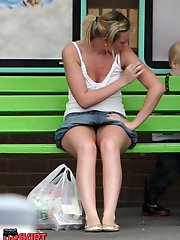 12 pictures - Upskirt sitting - blonde in mini at the bus stop
