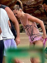 8 pictures - celebrity upskirt ass pictures
