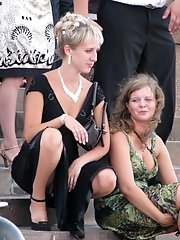 10 pictures - Naughty Brides upskirt photos
