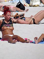 12 pictures - Bikini teens out of bras on the tits