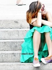 12 pictures - Beautiful black girl upskirt