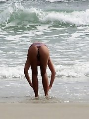 12 pictures - Voyeur man shoots all sexy bikinis