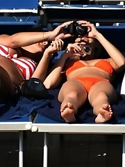 12 pictures - Cameltoe upskirt gallery