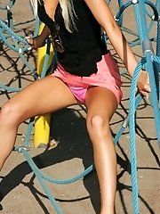 20 pictures - Planet Upskirt sexy upskirt show girl