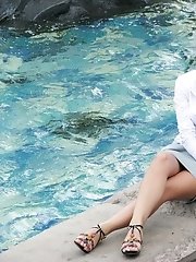 12 pictures - Secret girlfriend upskirt photoshoot