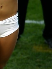 12 pictures - Cameltoe upskirt gallery