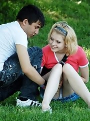 12 pictures - Beautiful girls in spy upskirt pics