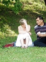 12 pictures - Beautiful girls in spy upskirt pics