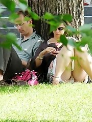 12 pictures - Beautiful girls in spy upskirt pics