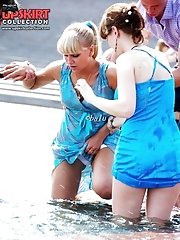 12 pictures - Pretty upskirt chicks in blue dresses