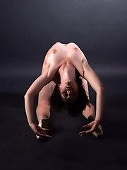 16 pictures - Extreme Nude Gymnastics