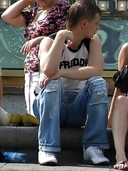 12 pictures - Voyeur upskirt gallery