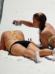 12 pictures - Sex and heat of bikini girls asses