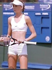 12 pictures - Cameltoe upskirt gallery