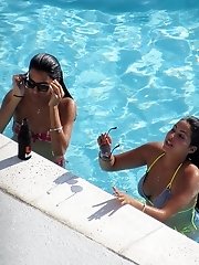 12 pictures - Beauty and heat of the bikini babes