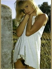 5 pictures - Upskirt hunter gallery