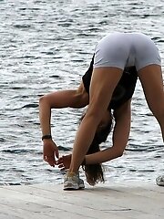 12 pictures - Cameltoe upskirt gallery