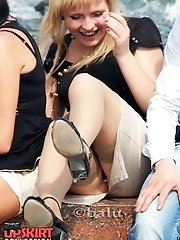 12 pictures - Awesome mini skirt up skirts
