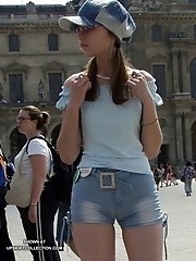 12 pictures - Cameltoe upskirt gallery