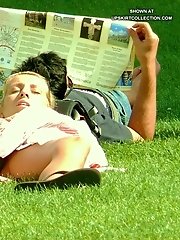 12 pictures - Cameltoe upskirt gallery