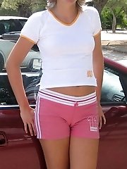 12 pictures - Cameltoe upskirt gallery