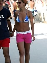 12 pictures - Cameltoe upskirt gallery
