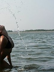 12 pictures - Hot bikini images of topless girls