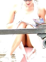 12 pictures - Cameltoe upskirt gallery