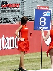 12 pictures - Accidental upskirts in public places