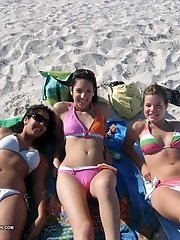 12 pictures - Cameltoe upskirt gallery
