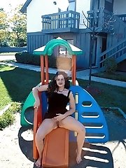 5 pictures - Upskirt hunter gallery