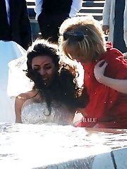 12 pictures - Super hot bride upskirt pictures