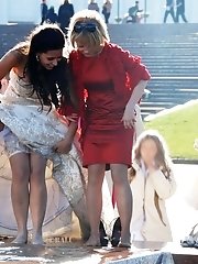 12 pictures - Super hot bride upskirt pictures