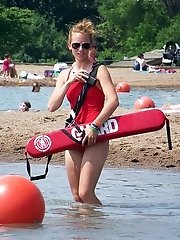 12 pictures - Nice firm butts under sexy bikinis