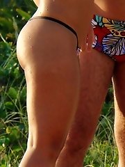 12 pictures - Nice firm butts under sexy bikinis
