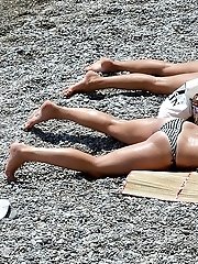 12 pictures - Exclusive spied scenes with bikinis