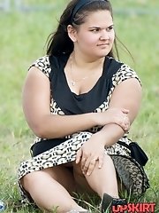 12 pictures - Perfect upskirt pics from a real pro