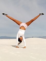 8 pictures - Alejandra Cobos White Sands I