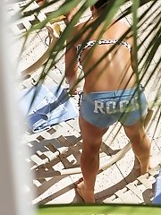 12 pictures - Sexy bikini girls have awesome backs
