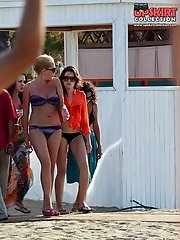 12 pictures - Quick slip of the hot bikini panty