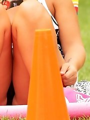 12 pictures - Amateur girls modeling their bikinis