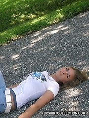7 pictures - Babes' butts in tight jeans look great spied in the street