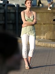 12 pictures - Cameltoe upskirt gallery