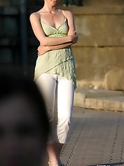 12 pictures - Cameltoe upskirt gallery