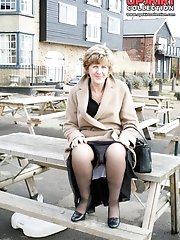 12 pictures - Sultry sitting upskirt photos