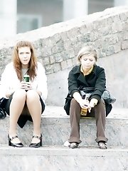 12 pictures - Sultry sitting upskirt photos