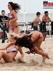 12 pictures - Cute bikini asses shot from behind