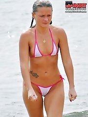 12 pictures - Hot bouncing boobs in sexy bikinis