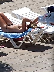 12 pictures - Hot bikini pics with sexy girls with nude titties