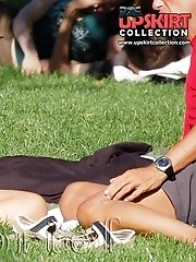 12 pictures - Unaware upskirt models in the streets